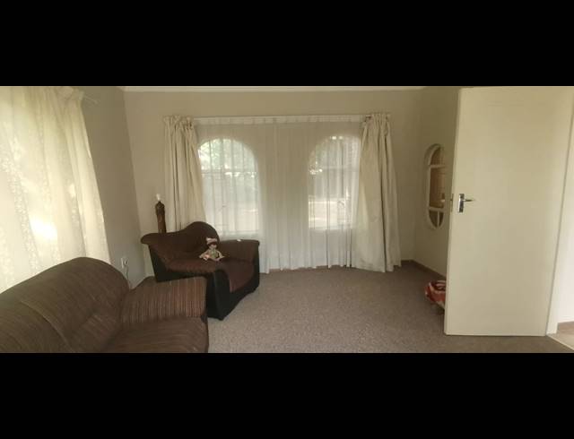 4 BEDROOM HOUSE FOR SALE IN BERGSIG